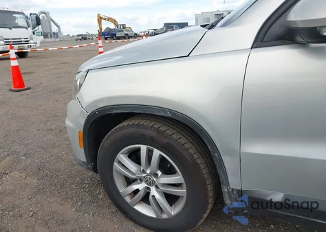 2013 Volkswagen Tiguan S z USA, uszkodzony, nr VIN WVGBV3AXXDW580007